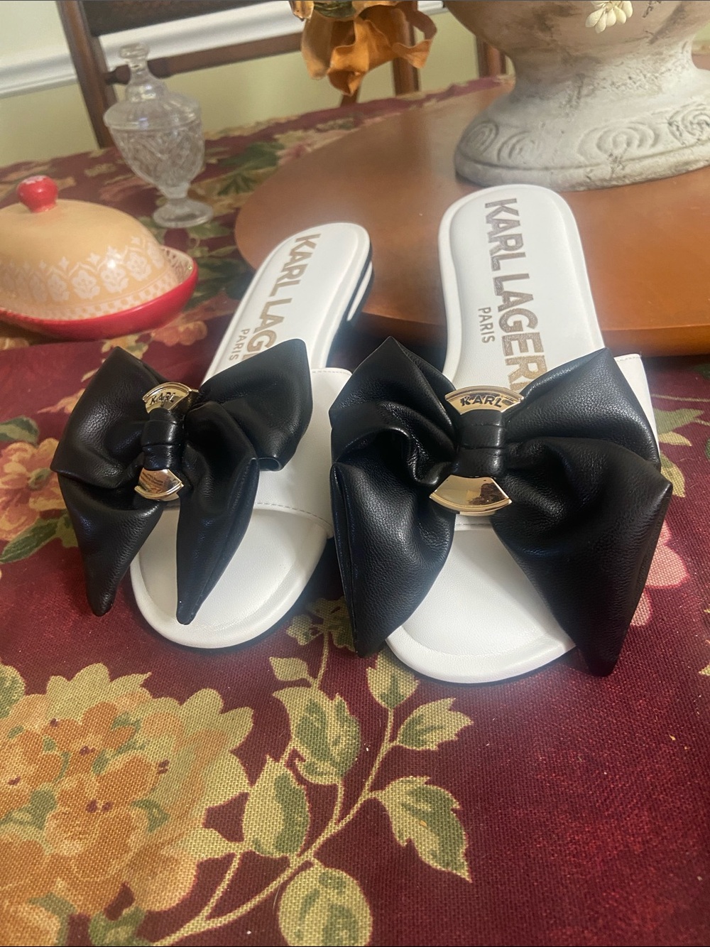 Karl Lagerfeld sandals🍄